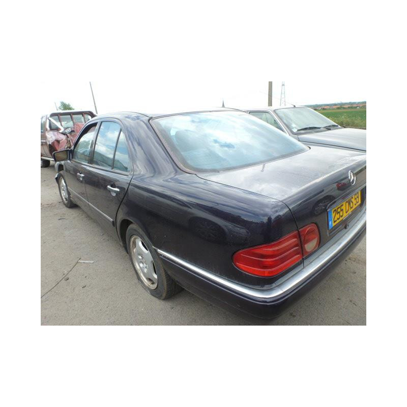 Etrier avant gauche (freinage) MERCEDES CLASSE E 210 Photo n°4