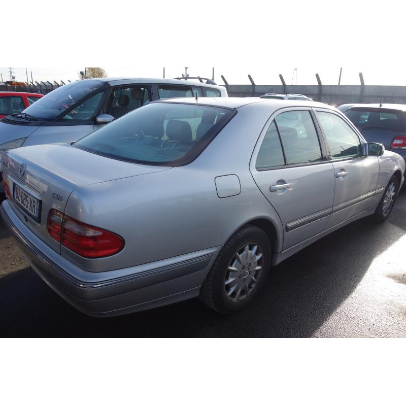Amortisseur avant droit MERCEDES CLASSE E 210 Photo n°3