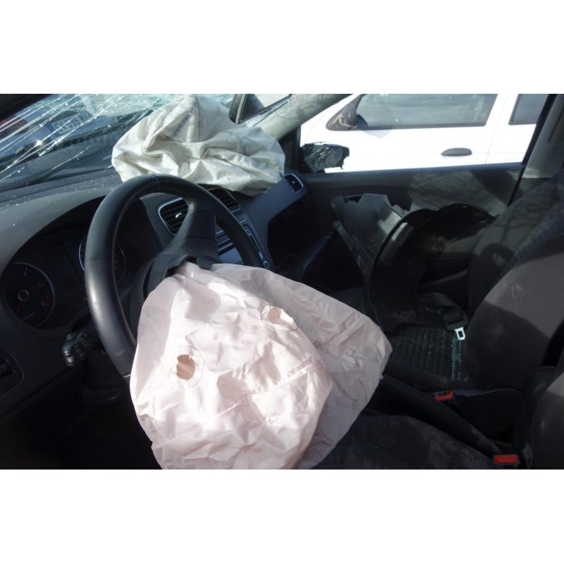 Volant VOLKSWAGEN POLO 5 Photo n°5
