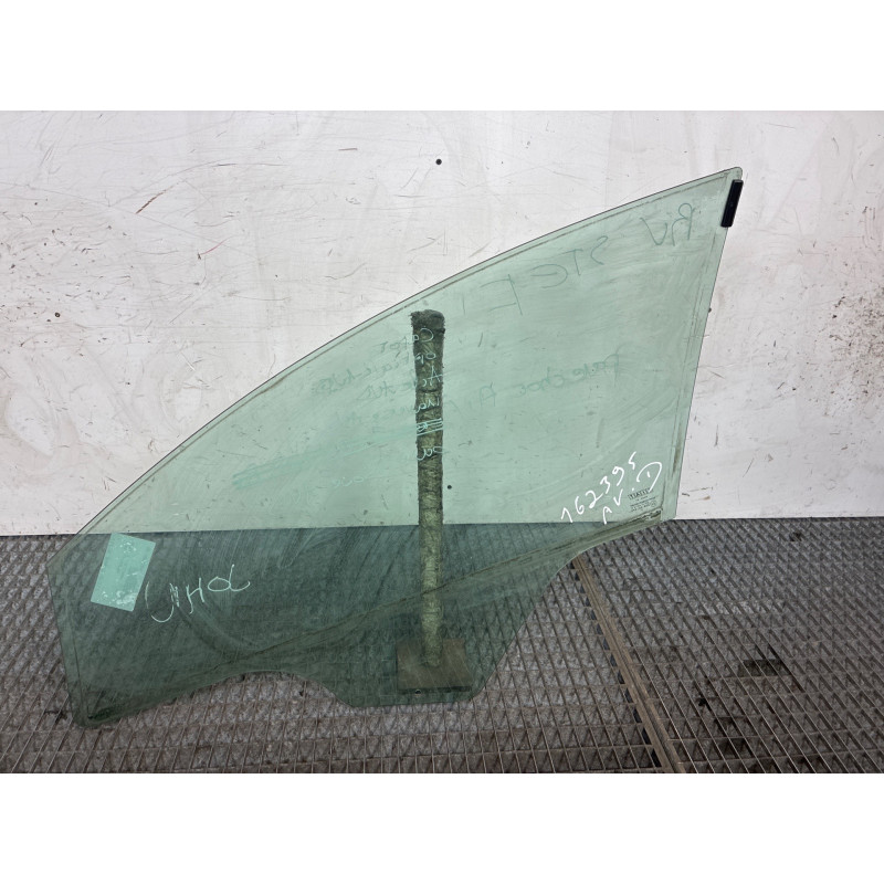 Vitre avant droit FIAT BRAVO 2 Photo n°1