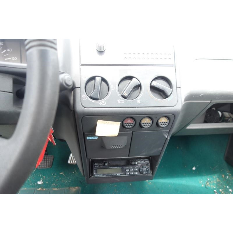 Custode arriere gauche PEUGEOT 205 Photo n°6