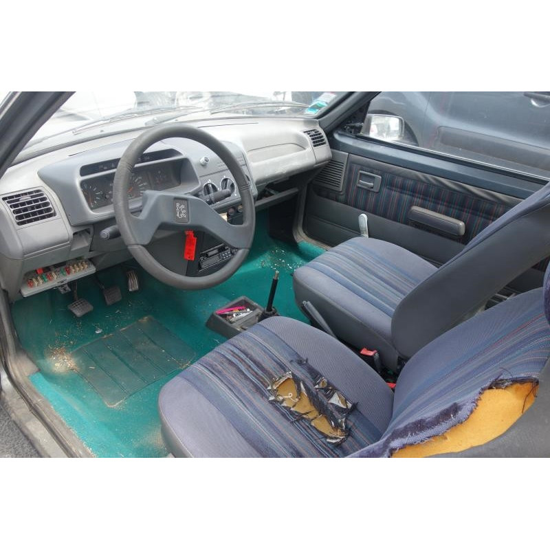 Custode arriere gauche PEUGEOT 205 Photo n°7