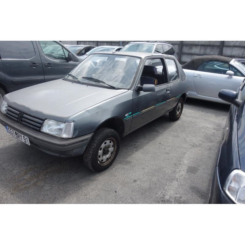 Custode arriere gauche PEUGEOT 205 Photo n°9