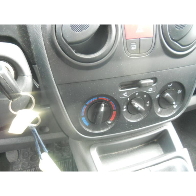 Vitre arriere droit CITROEN NEMO Photo n°9