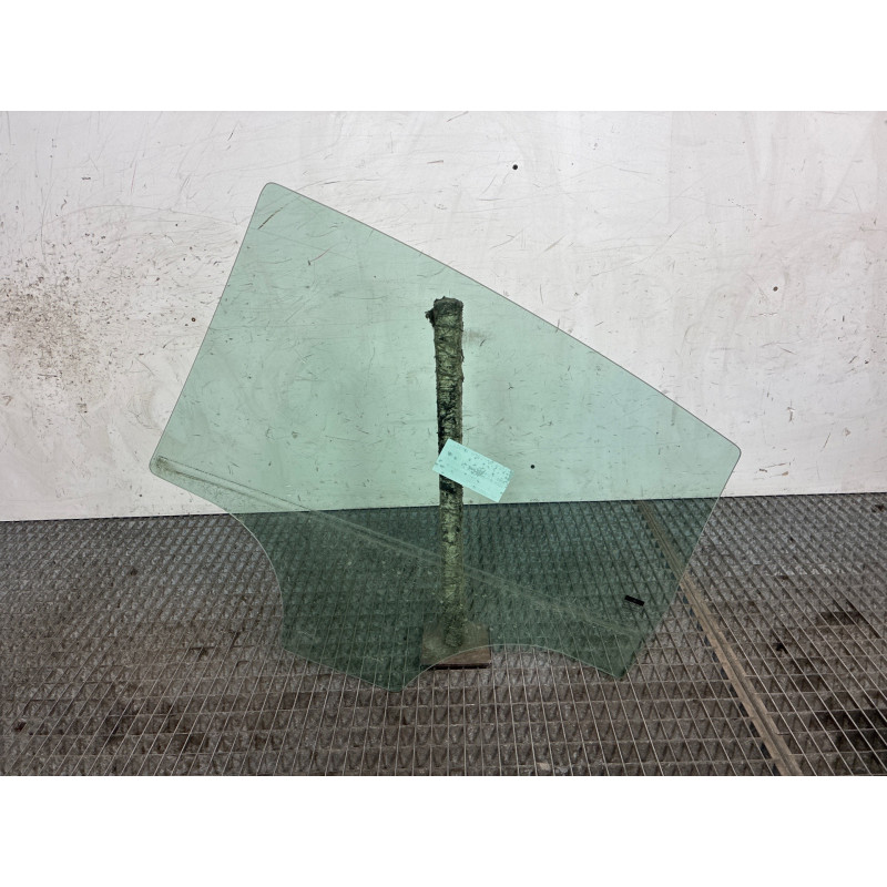 Vitre arriere droit SEAT LEON 2 Photo n°2