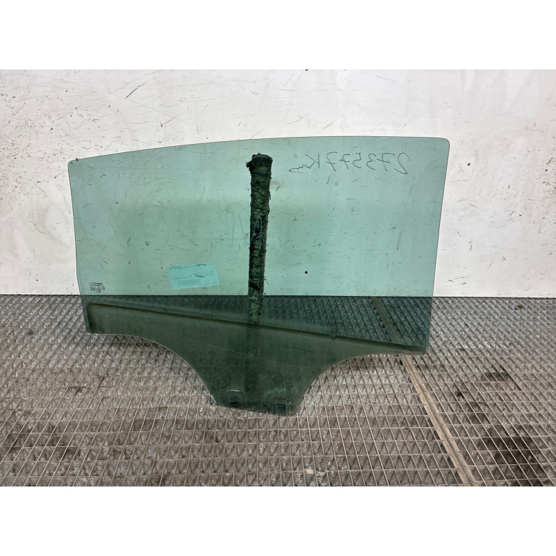 Vitre arriere gauche SEAT LEON 2 Photo n°1