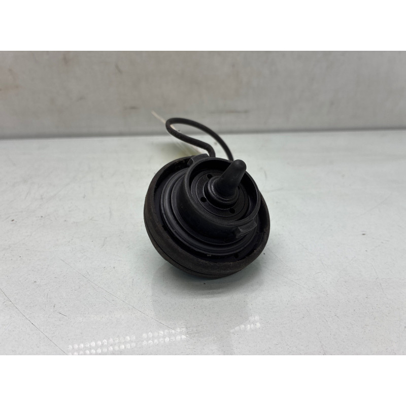 Bouchon de carburant VOLKSWAGEN PASSAT 5 Photo n°1