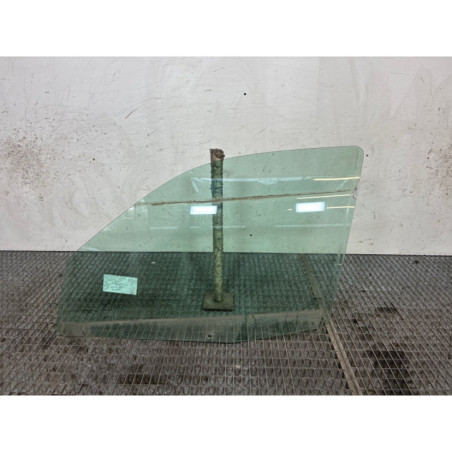 Vitre avant gauche RENAULT CLIO 2 Photo n°1