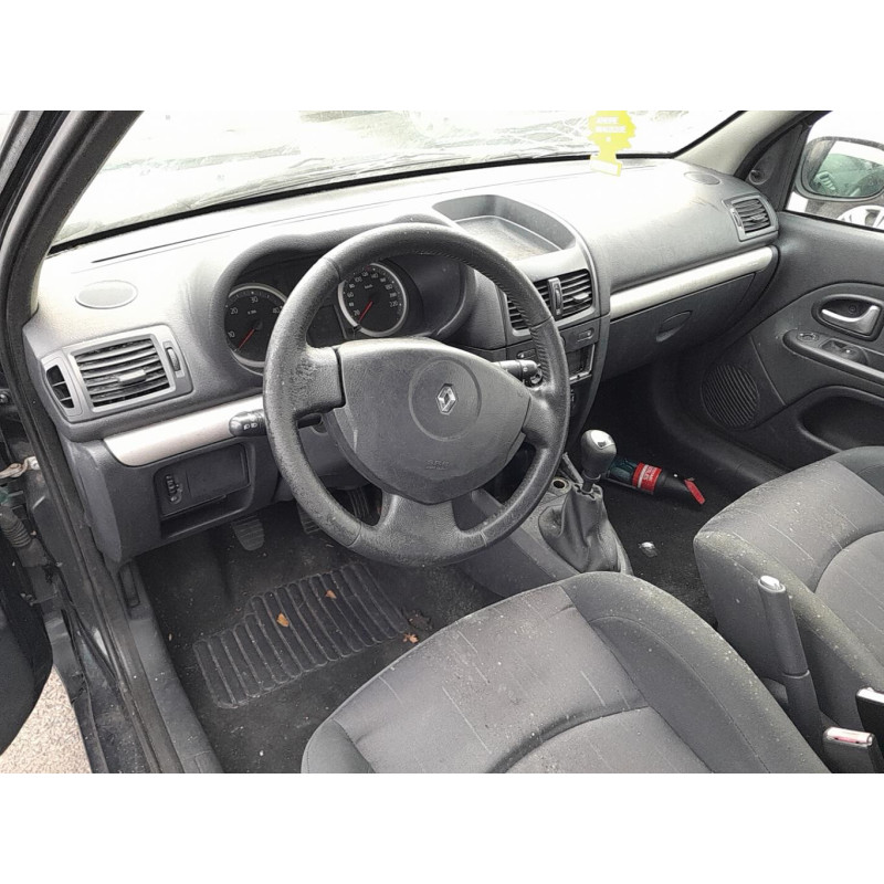 Vitre avant gauche RENAULT CLIO 2 Photo n°8
