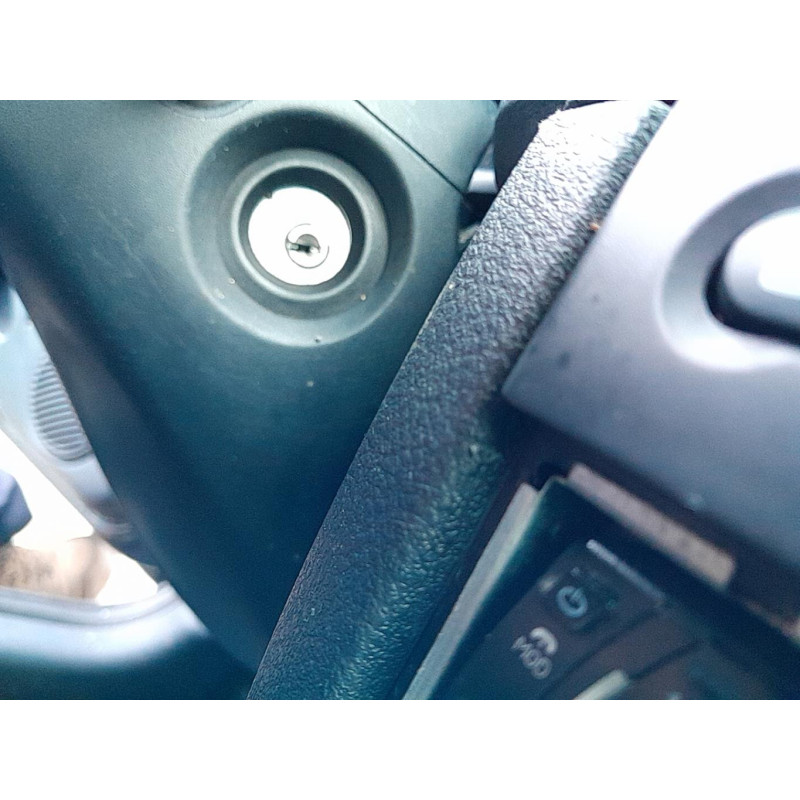 Vitre avant gauche RENAULT CLIO 2 Photo n°11