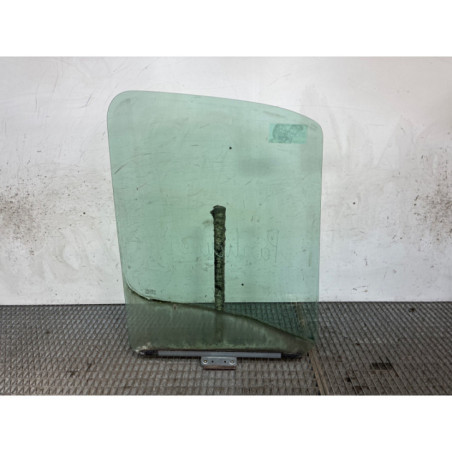 Vitre avant gauche RENAULT MASTER 2 Photo n°1