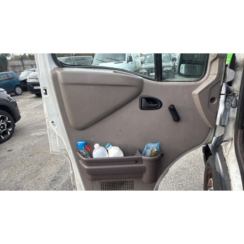 Vitre avant gauche RENAULT MASTER 2 Photo n°11