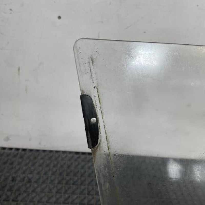 Vitre arriere droit RENAULT CLIO 1 Photo n°3