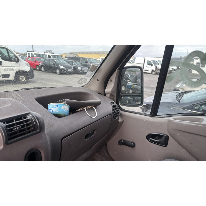 Vitre avant gauche RENAULT MASTER 2 Photo n°19