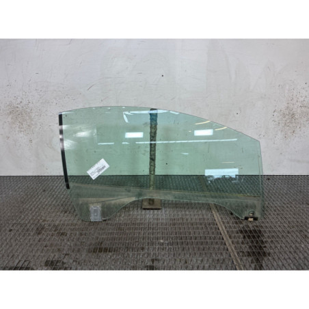 Vitre avant droit PEUGEOT 207