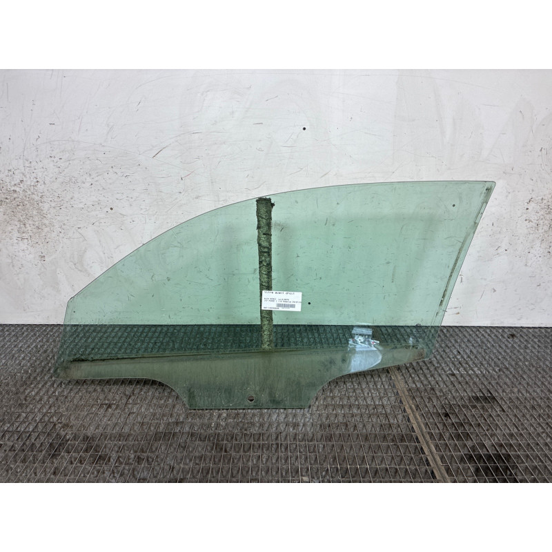 Vitre avant droit ALFA ROMEO 147 Photo n°1
