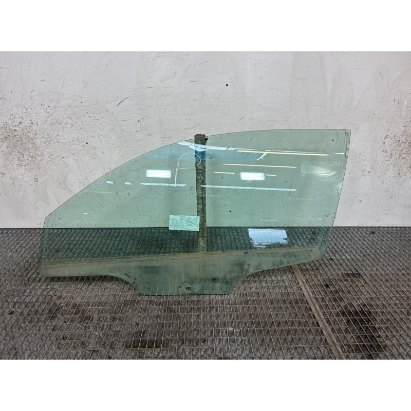 Vitre avant gauche ALFA ROMEO 147 Photo n°1