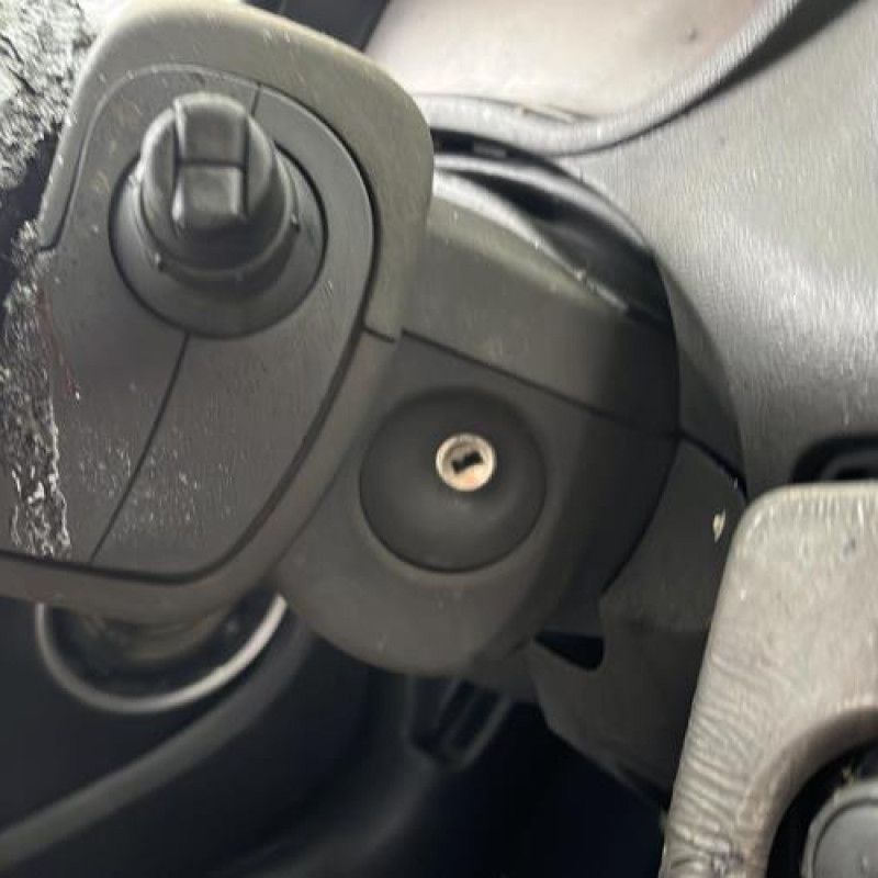 Serrure avant droit RENAULT CLIO 3 Photo n°19