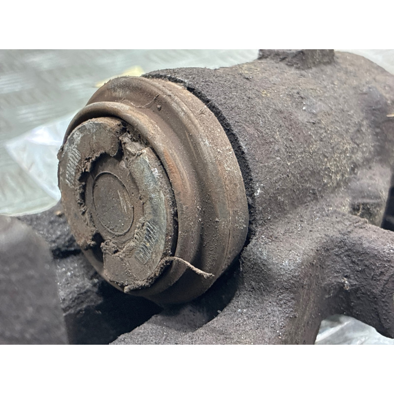 Etrier arriere gauche (freinage) RENAULT GRAND SCENIC 2 Photo n°5