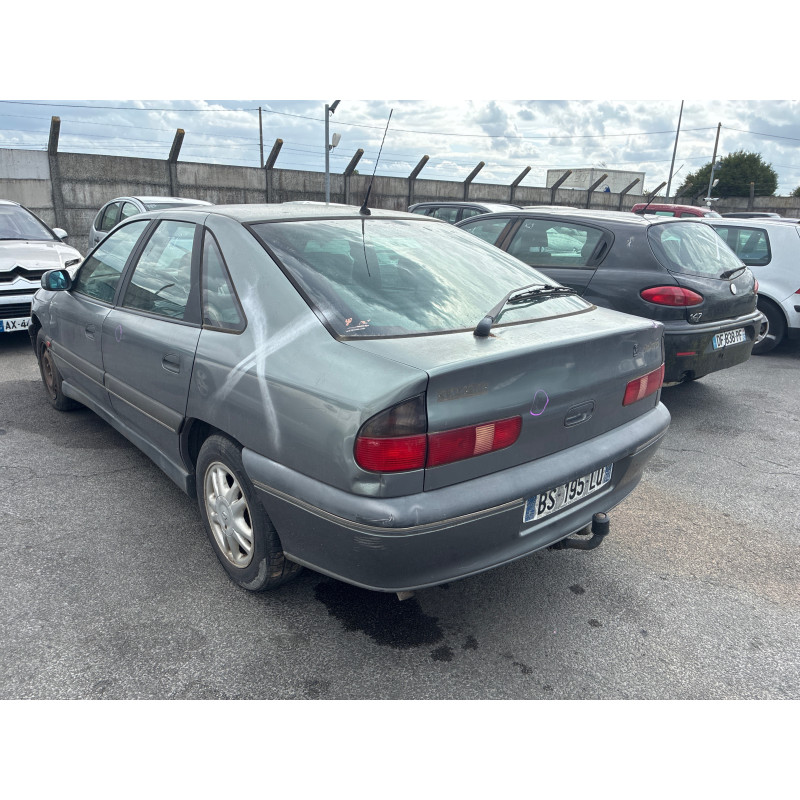 Retroviseur droit RENAULT SAFRANE Photo n°9