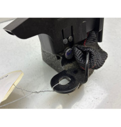 Attache ceinture arriere droit RENAULT CLIO 3 Photo n°1