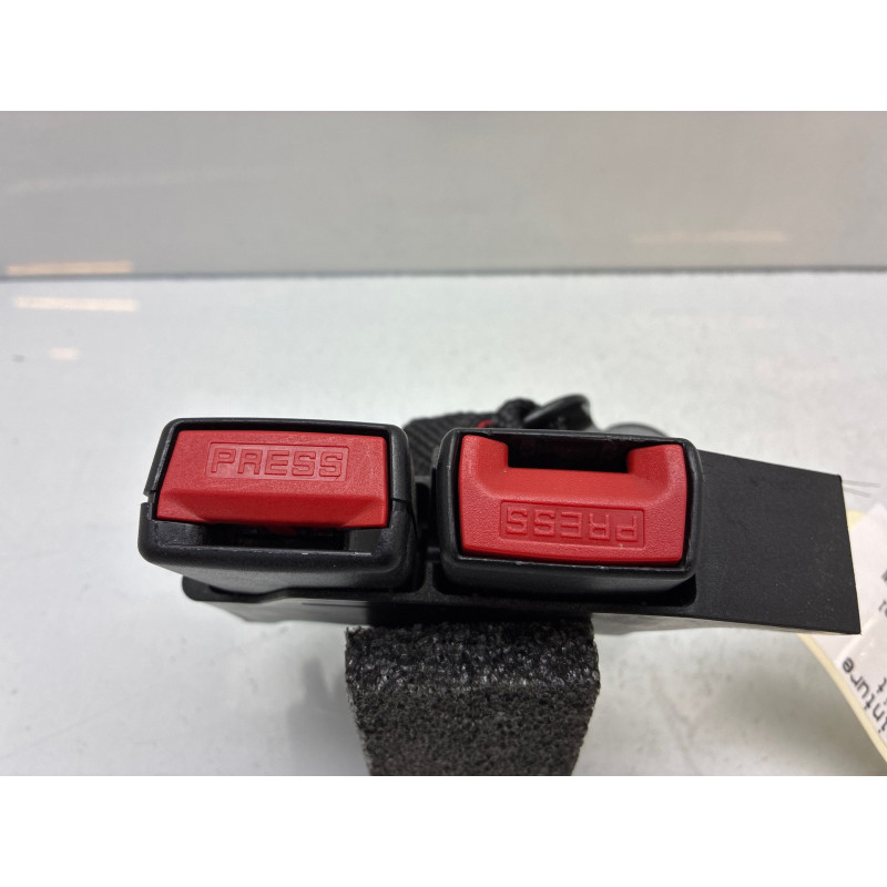 Attache ceinture arriere droit RENAULT CLIO 3 Photo n°4