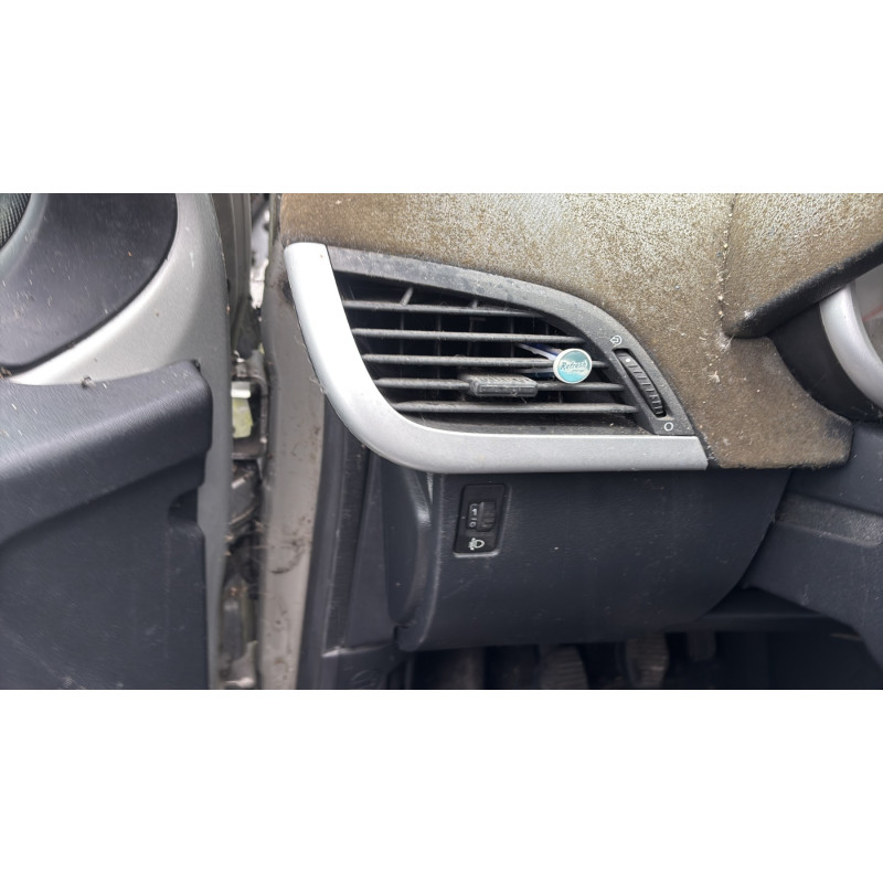 Poignee porte avant gauche PEUGEOT 207 Photo n°20