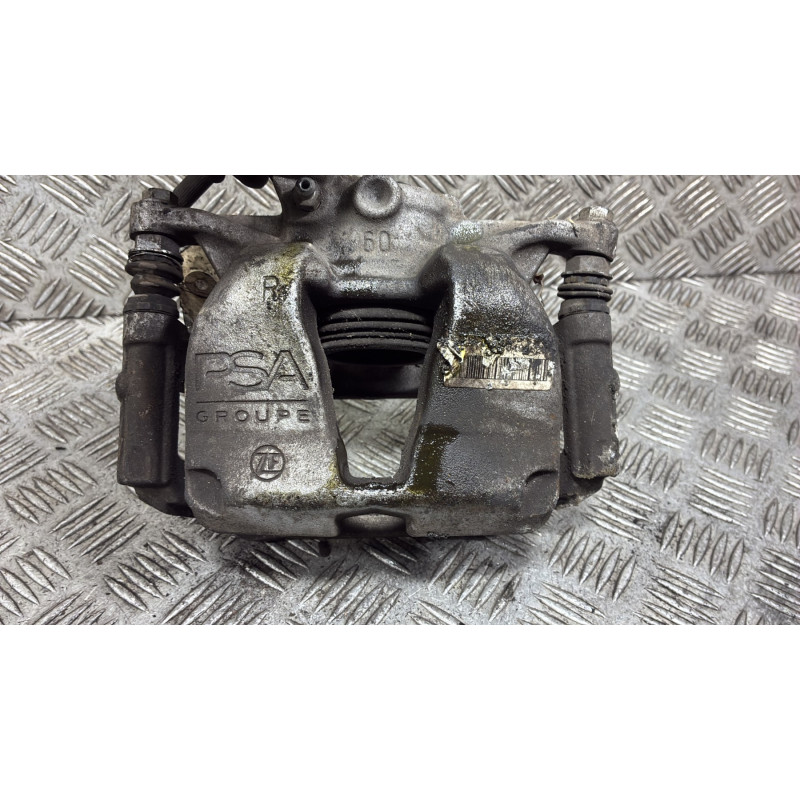 Etrier avant droit (freinage) PEUGEOT 5008 2 Photo n°4
