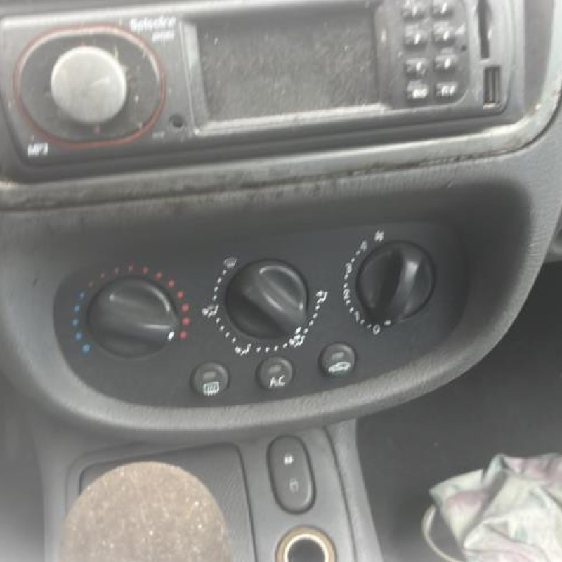 Bras essuie glace avant gauche RENAULT CLIO 2 Photo n°12