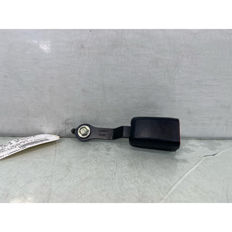 Attache ceinture arriere droit SUZUKI JIMNY 1 Photo n°1