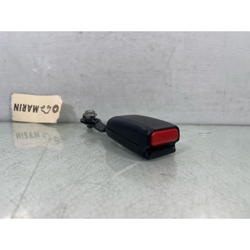 Attache ceinture arriere gauche SUZUKI JIMNY 1 Photo n°1