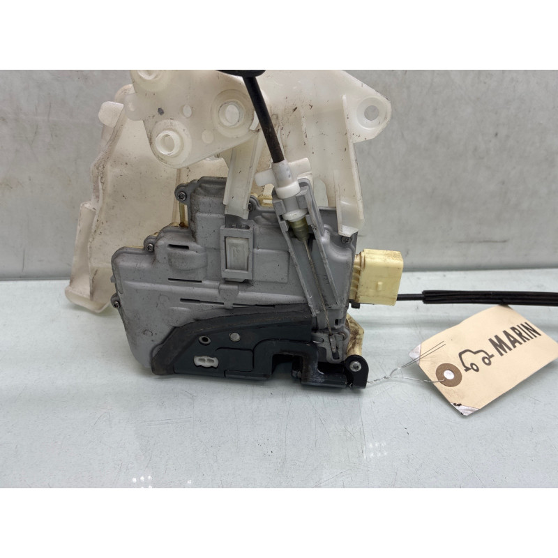 Serrure avant gauche VOLKSWAGEN PASSAT 5 Photo n°4