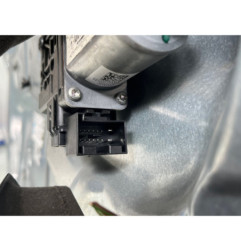 Leve vitre electrique avant gauche VOLKSWAGEN POLO 4