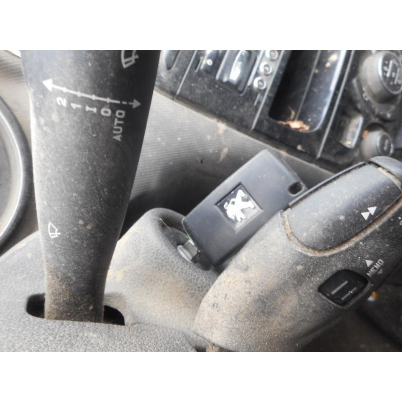 Etrier avant gauche (freinage) PEUGEOT 308 1 Photo n°8