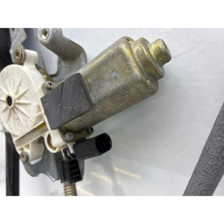 Leve vitre electrique avant gauche FORD FOCUS 1 Photo n°1