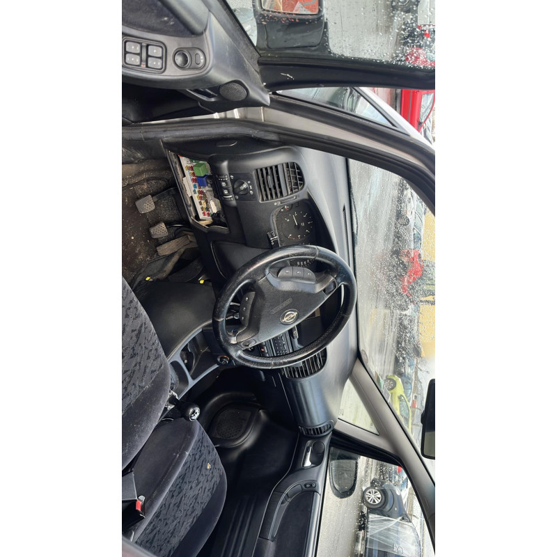 Vitre arriere droit OPEL ZAFIRA A Photo n°12