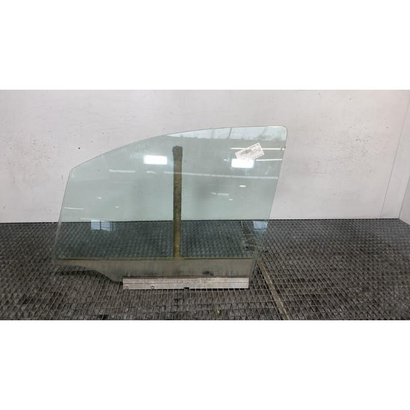 Vitre avant gauche OPEL ZAFIRA A Photo n°4