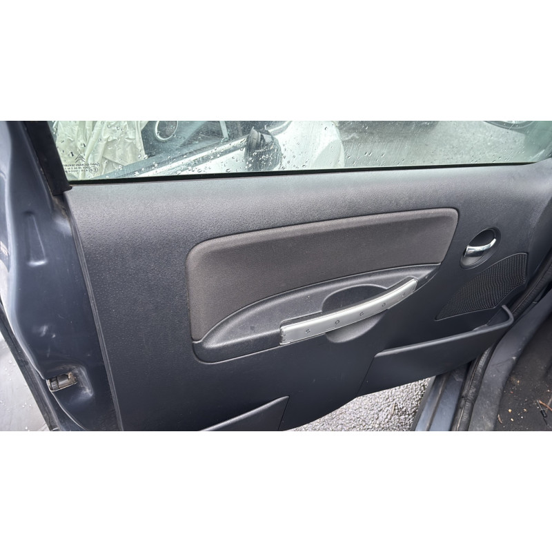 Feu arriere stop central CITROEN C2 Photo n°12