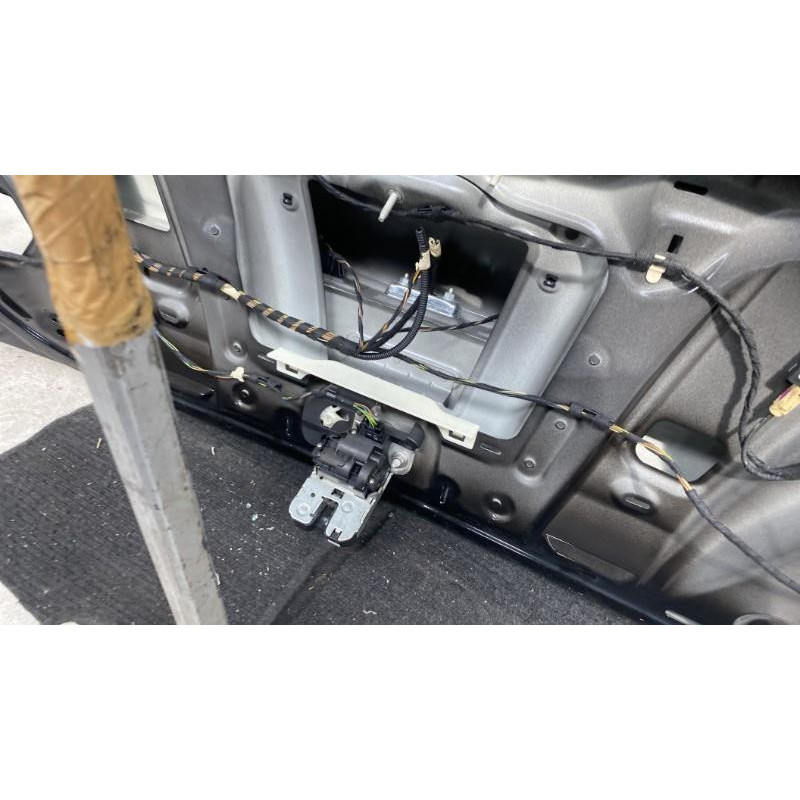 Malle/Hayon arriere AUDI A1 1 Photo n°9