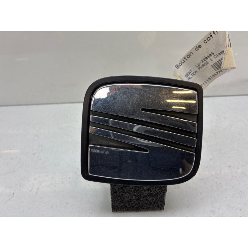 Bouton de coffre SEAT ALTEA Photo n°1