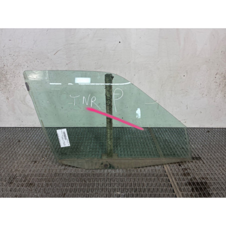 Vitre avant droit PEUGEOT 106