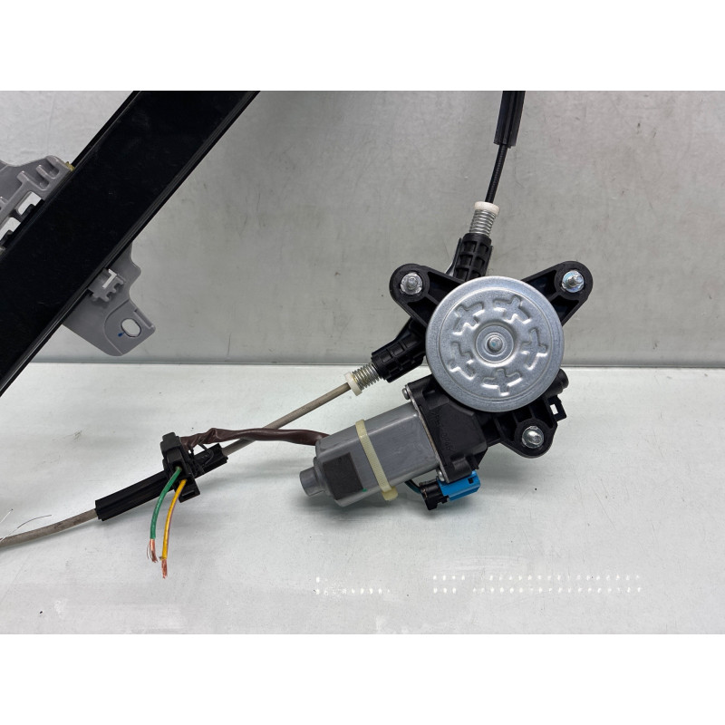 Leve vitre electrique avant gauche CHEVROLET SPARK Photo n°4
