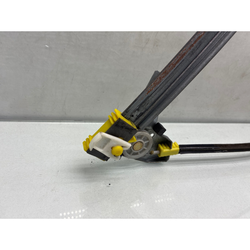 Leve vitre electrique avant gauche RENAULT MEGANE 1 Photo n°3