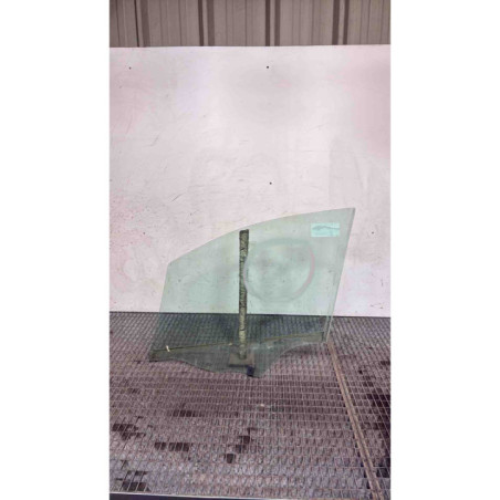 Vitre avant droit PEUGEOT 208 1