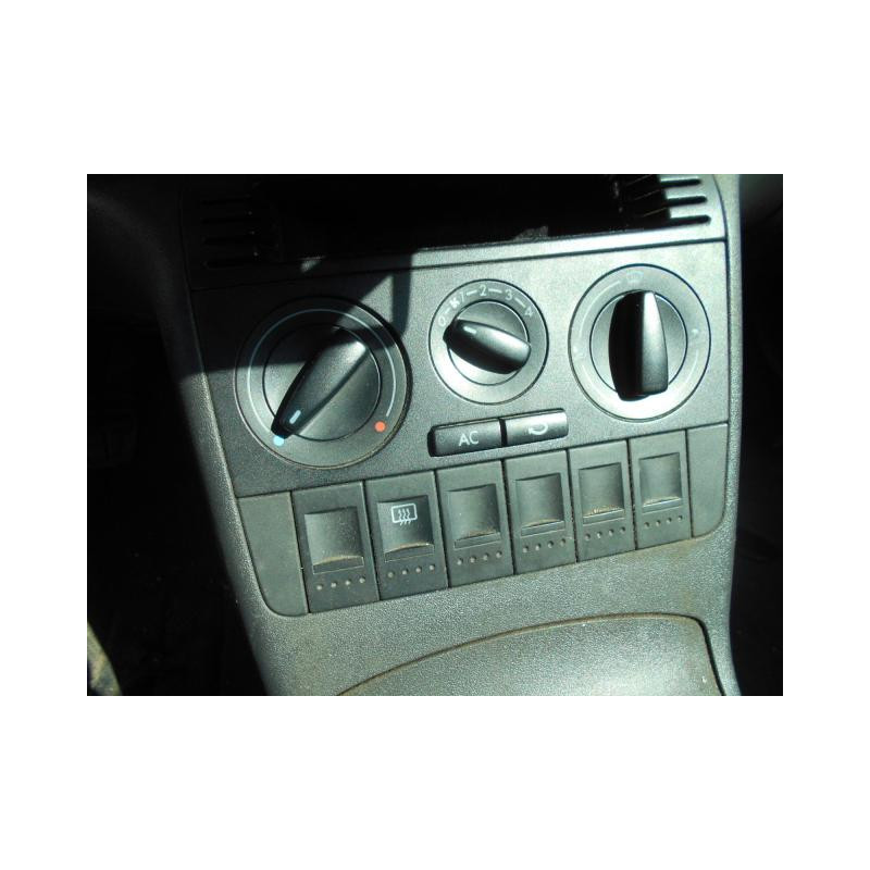 Etrier avant droit (freinage) VOLKSWAGEN POLO 3 Photo n°6