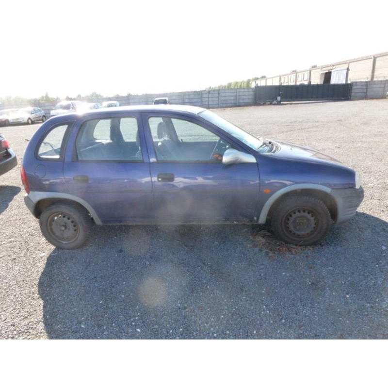 Vitre arriere droit OPEL CORSA B Photo n°4