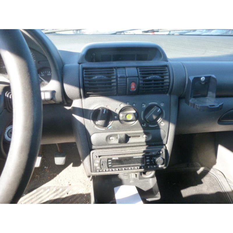 Vitre arriere droit OPEL CORSA B Photo n°7
