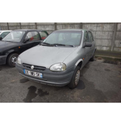 Vitre avant gauche OPEL CORSA B