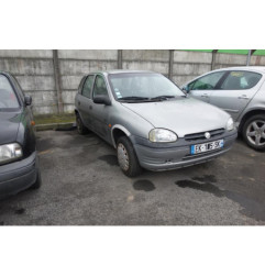 Vitre avant gauche OPEL CORSA B