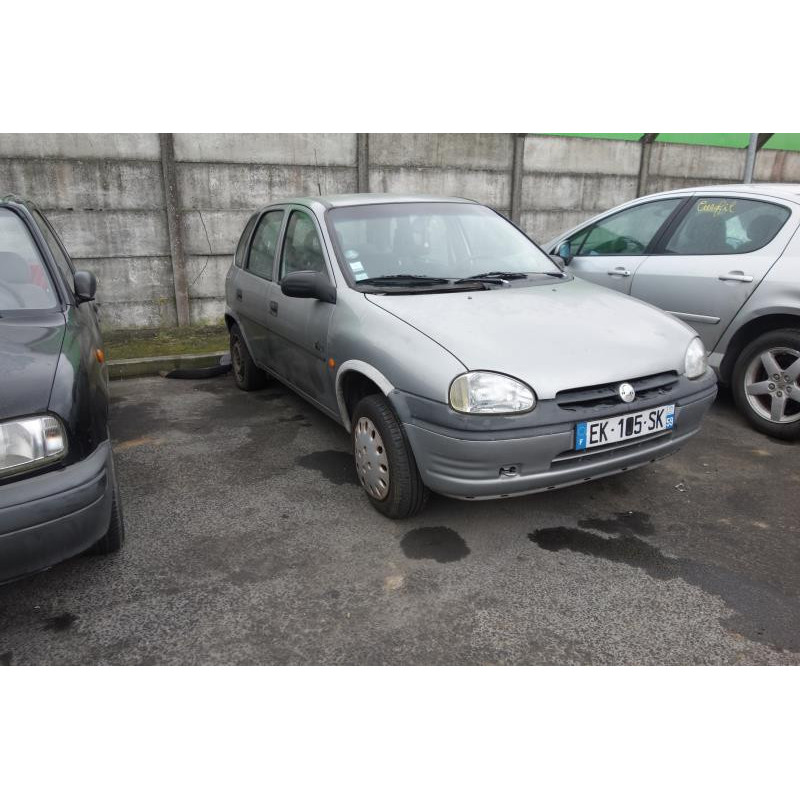 Vitre avant gauche OPEL CORSA B Photo n°4